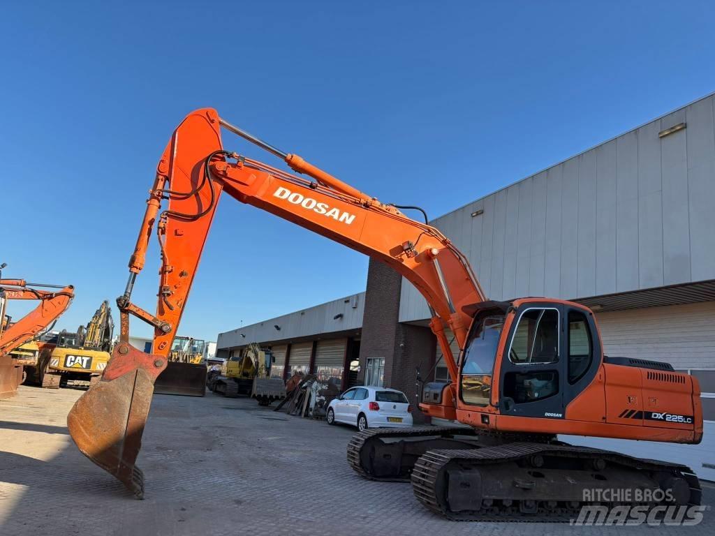 Doosan DX225LC 履带挖掘机