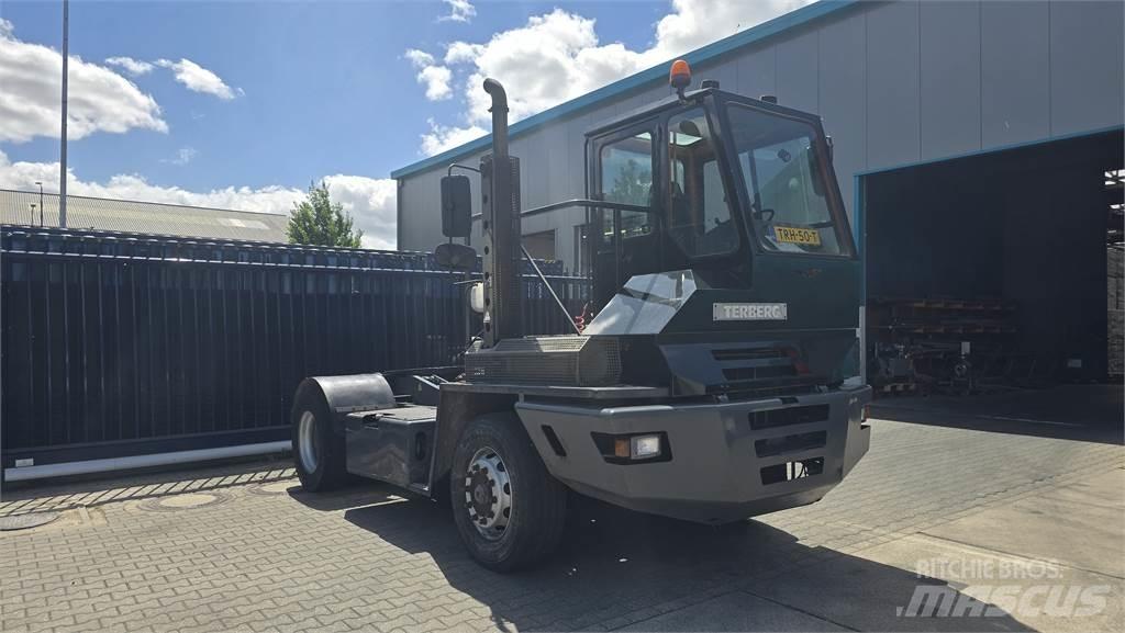 Terberg YT180 码头牵引车
