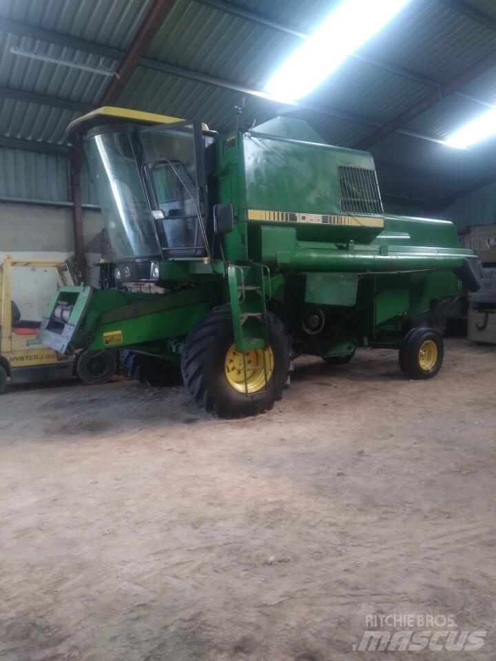 John Deere 1065 联合收割机