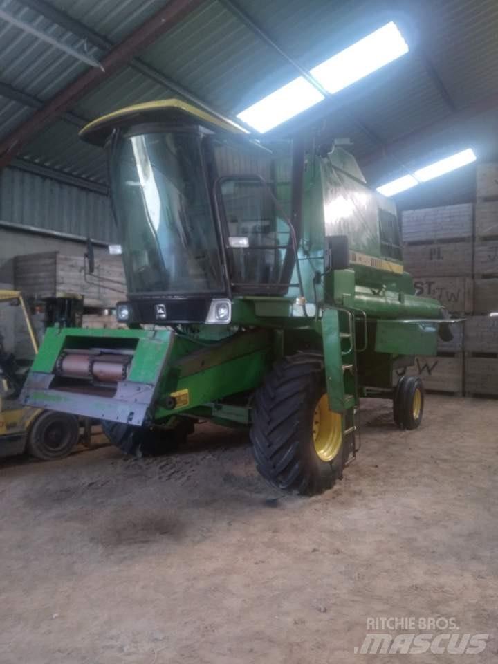 John Deere 1065 联合收割机