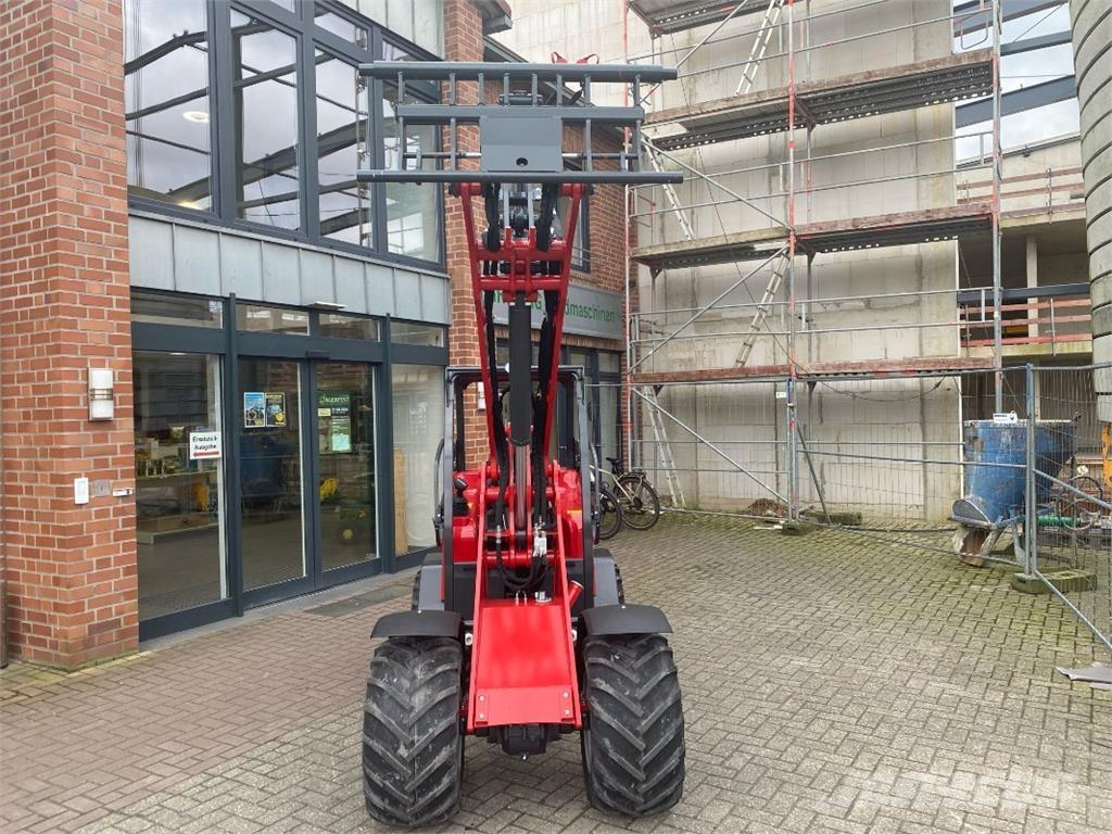 Schäffer 2630 SLT 滑移装载机