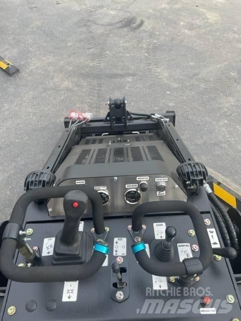 KRT ST 900 HD 滑移装载机