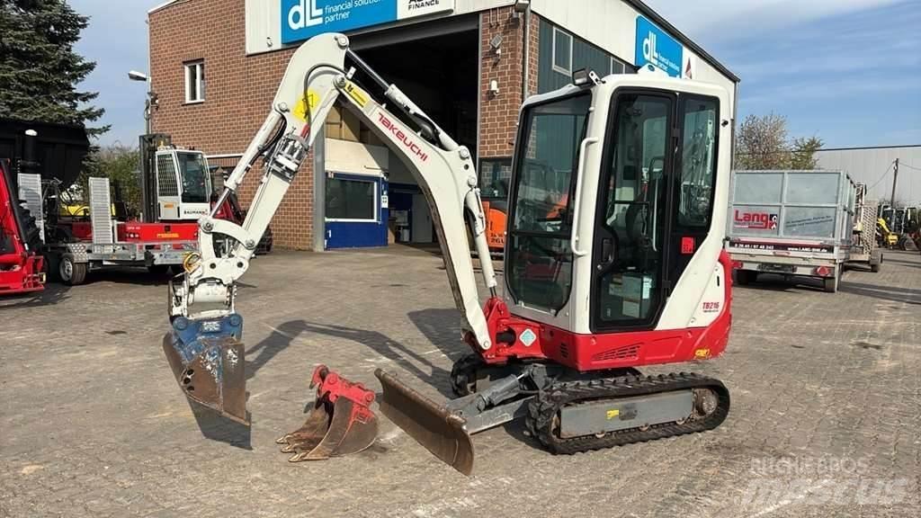 Takeuchi TB216 小型挖掘机