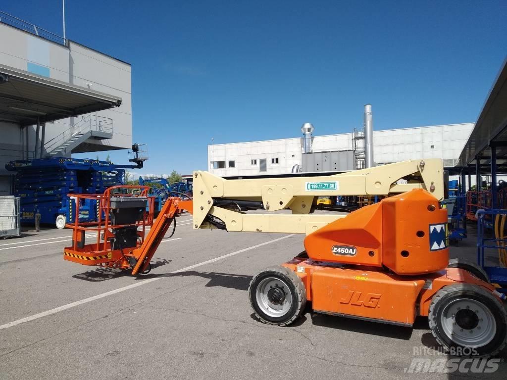 JLG E 450 AJ 曲臂高空工作平台