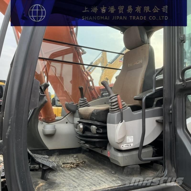 Hitachi ZX 130 履带挖掘机