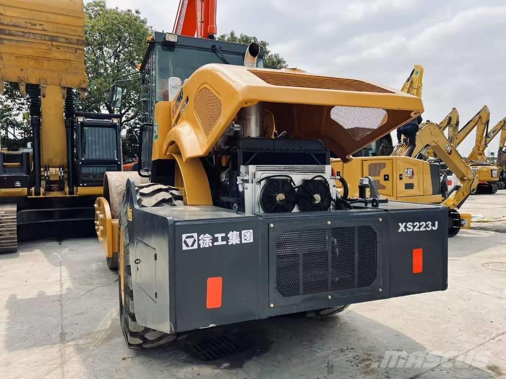XCMG XS 223 J 单轮压路机