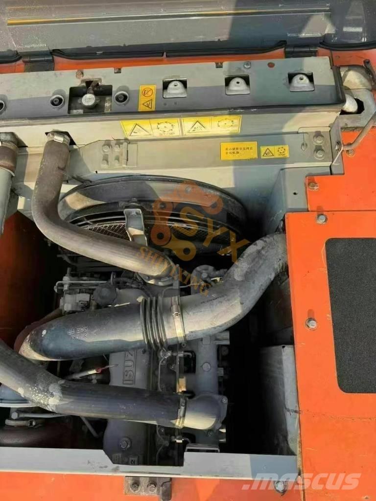 Hitachi ZX 200 履带挖掘机