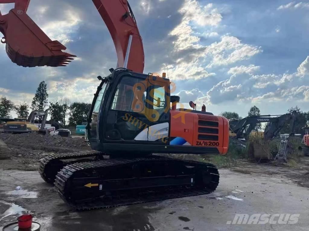 Hitachi ZX 200 履带挖掘机