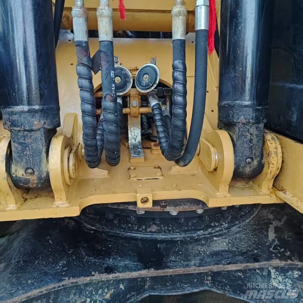 CAT 313 D 履带挖掘机