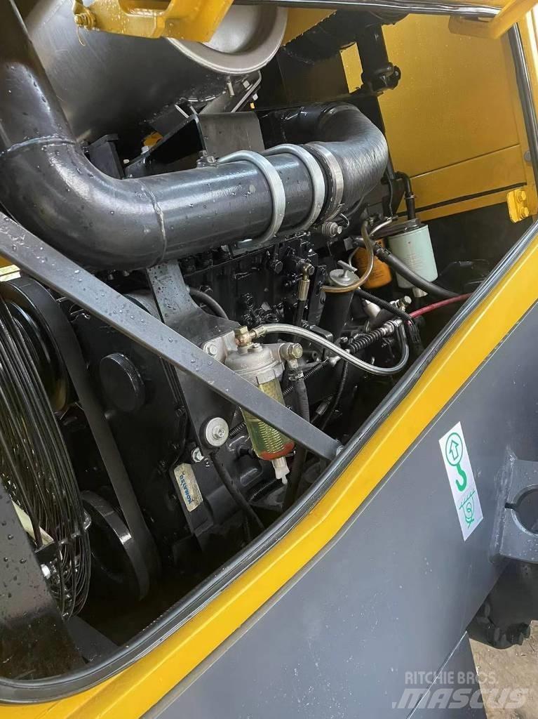 Komatsu WA 380 轮式装载机