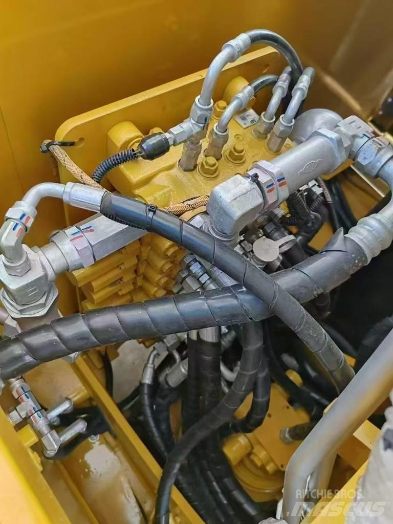 CAT 307E2 履带挖掘机