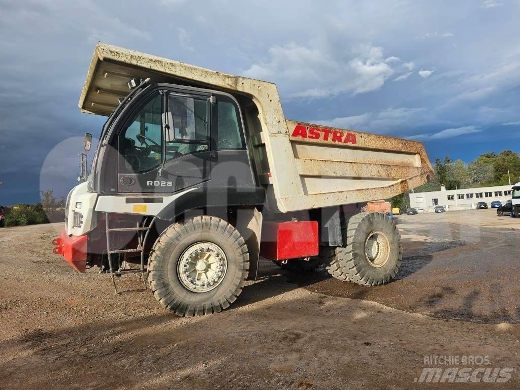 Astra RD 28 C 刚性自卸车