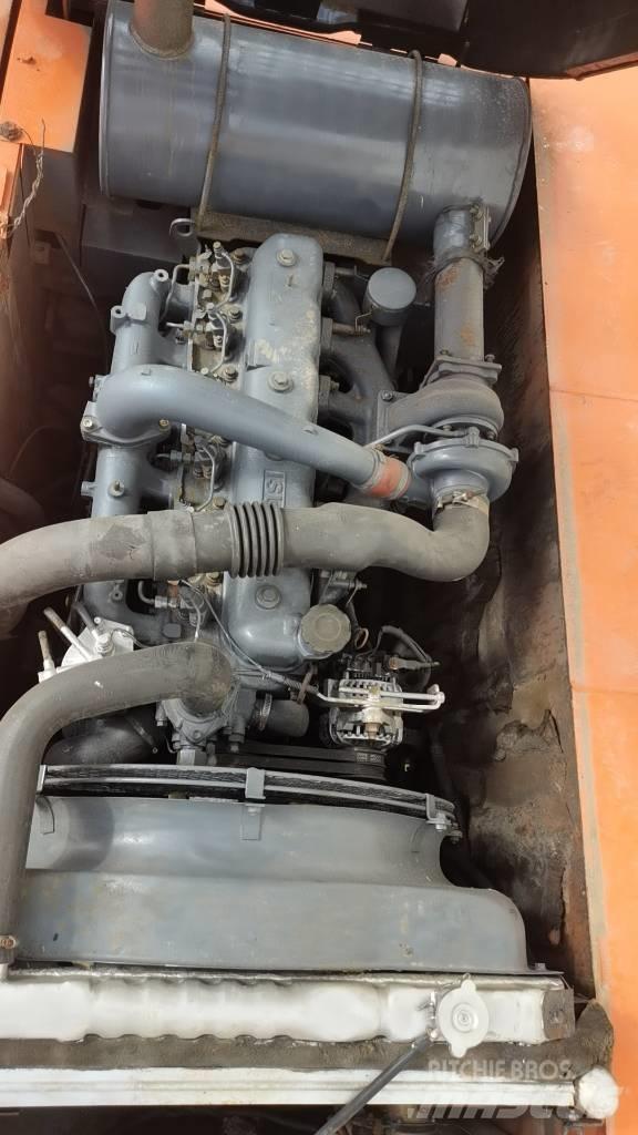 Hitachi EX 200-5 履带挖掘机