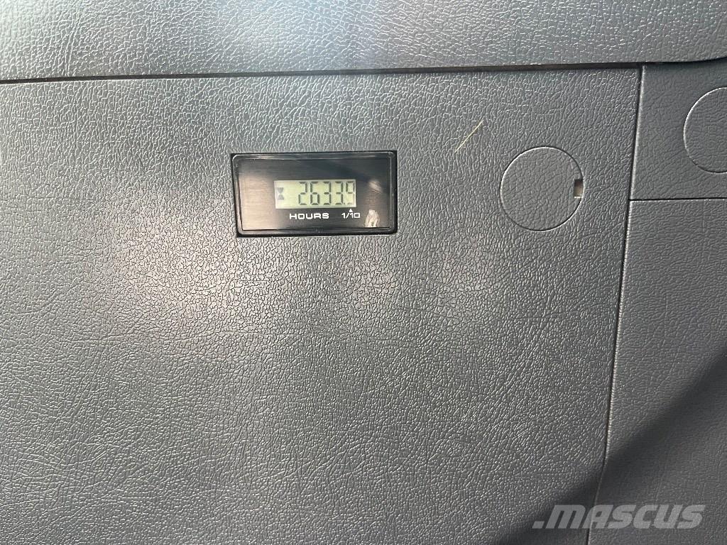 Hyundai HX 140 AL 履带挖掘机