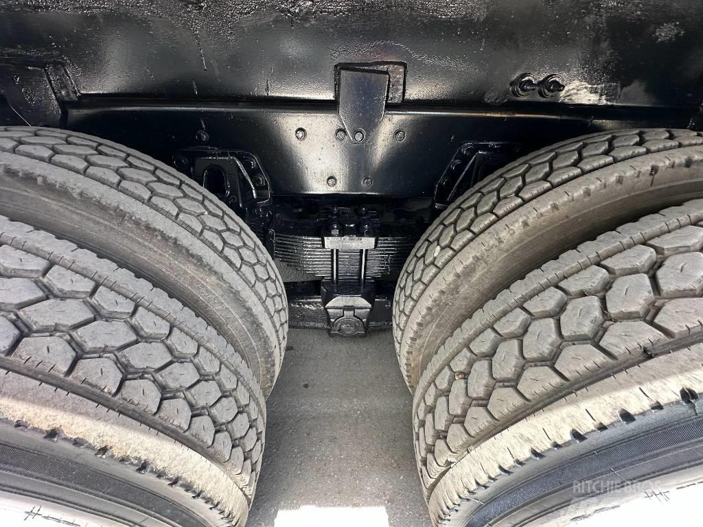 Sterling L 9500 组合/真空油槽车