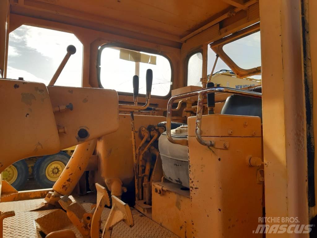 Komatsu D 85 E-12 履带式推土机