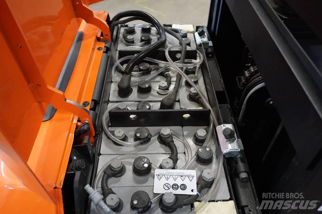 Toyota OSE100 中端式装载机