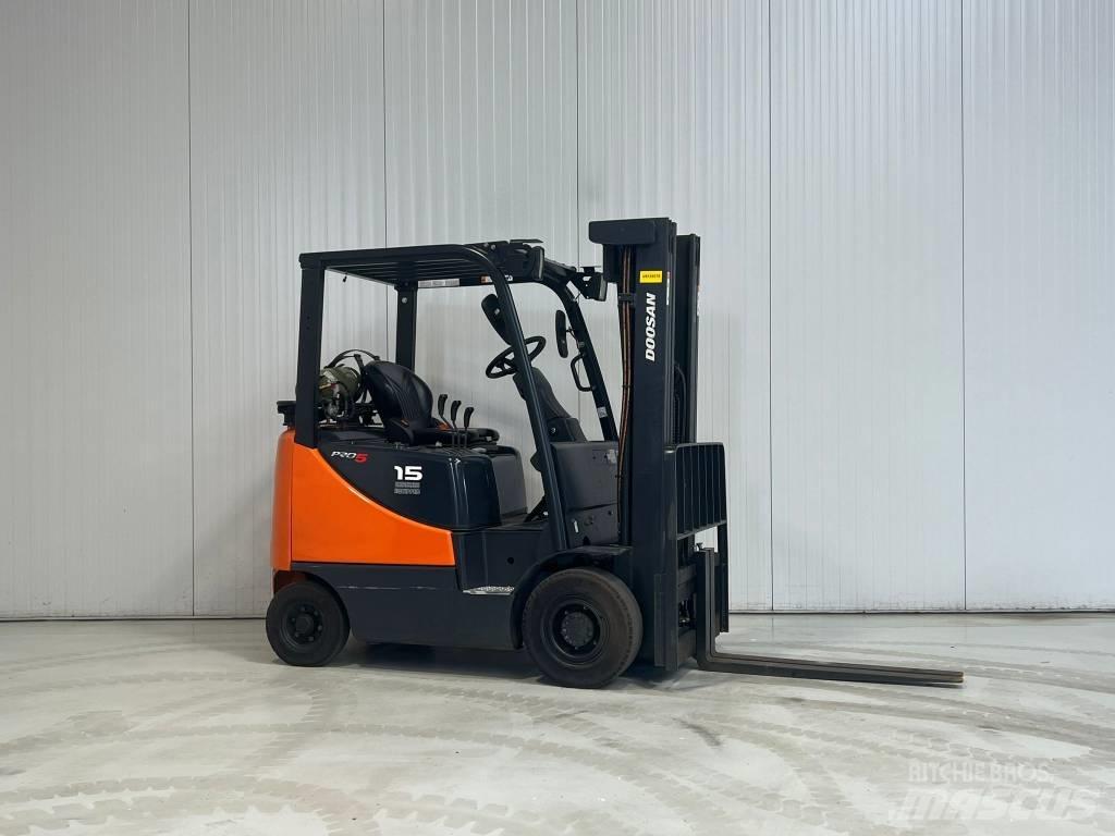 Doosan G15S-5 天然气叉车