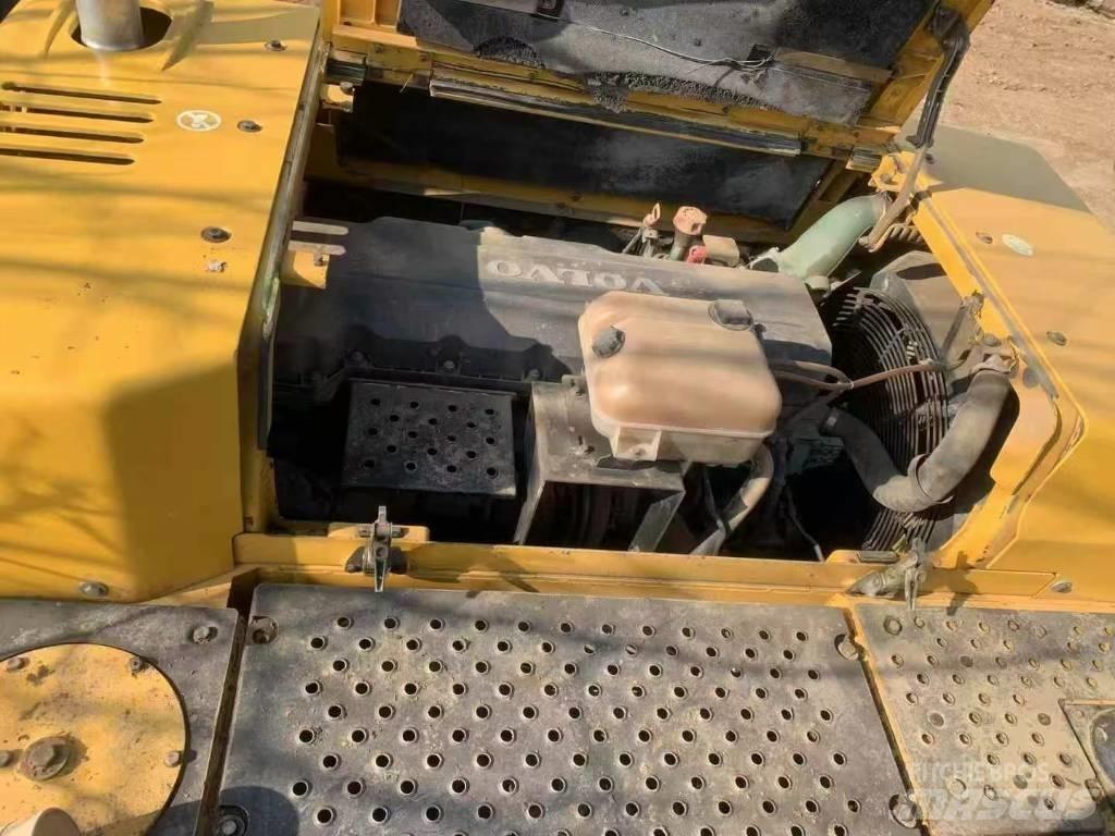 Volvo EC 380 履带挖掘机