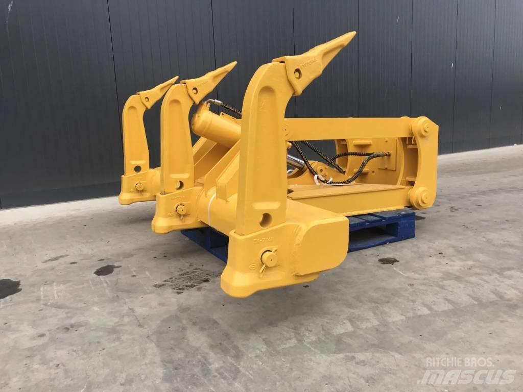 Komatsu D65 松土器