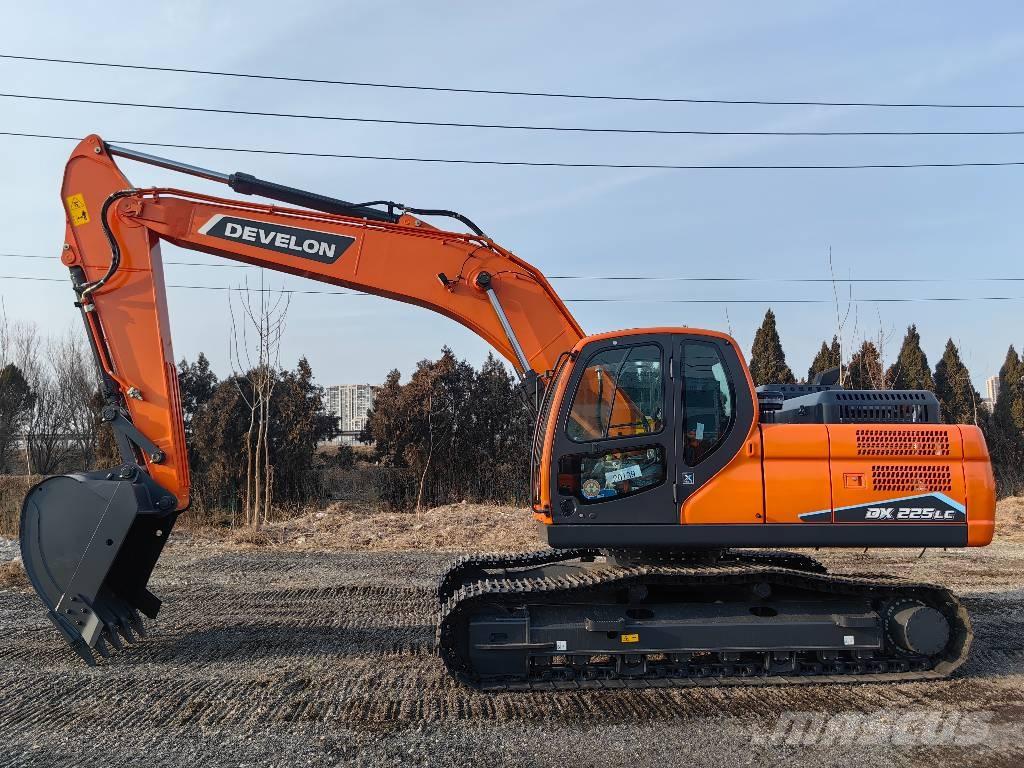 Doosan DX225 履带挖掘机