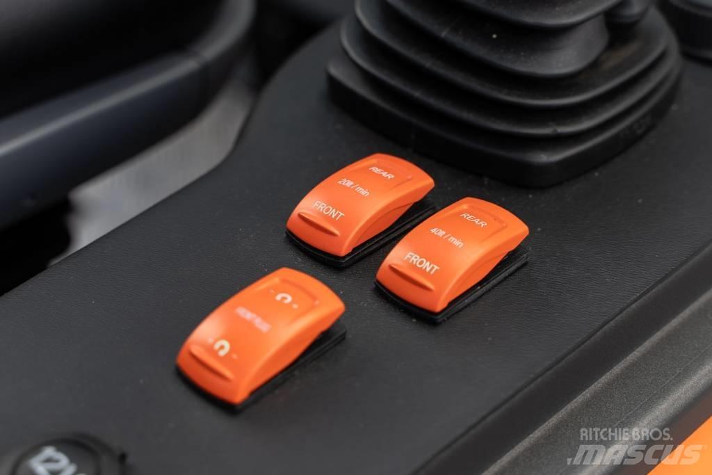 Cast GENESIS 40XD 小型装载机