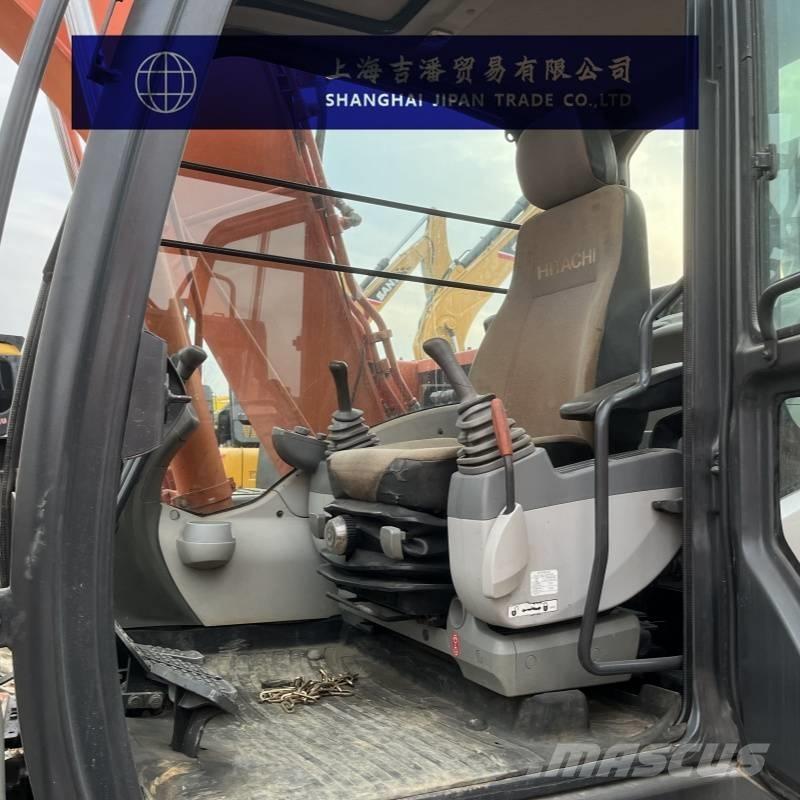 Hitachi ZX 130 中型挖掘机