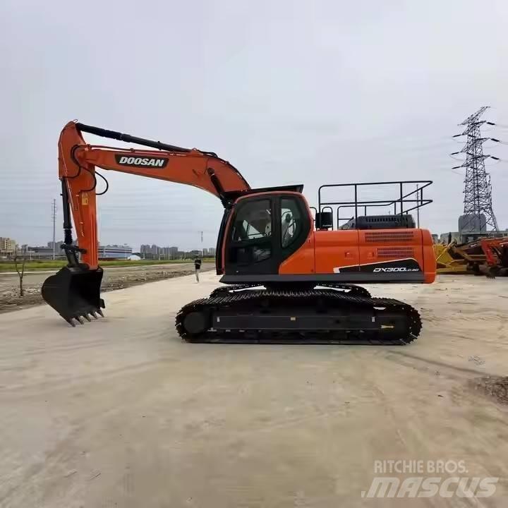 Doosan DX300LC 履带挖掘机