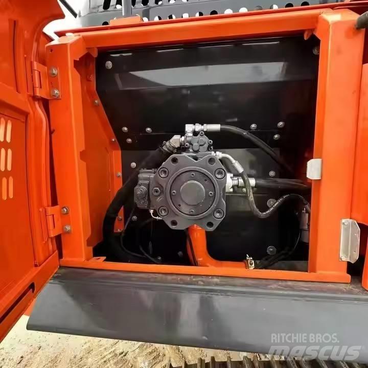 Doosan DX300LC 履带挖掘机