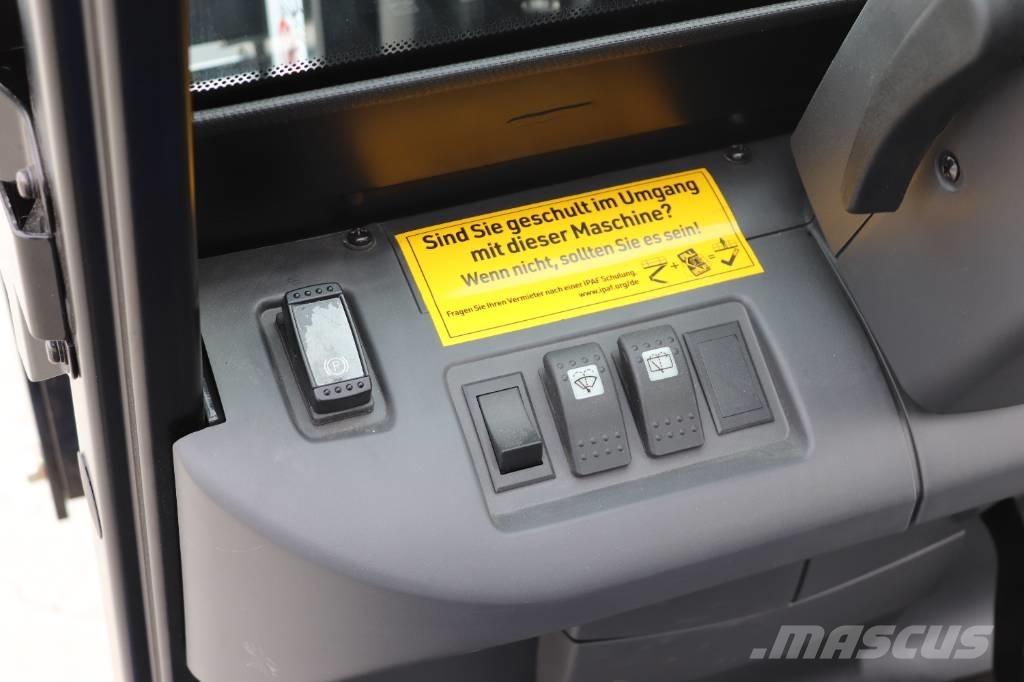 Mitsubishi FB20PN 电动叉车