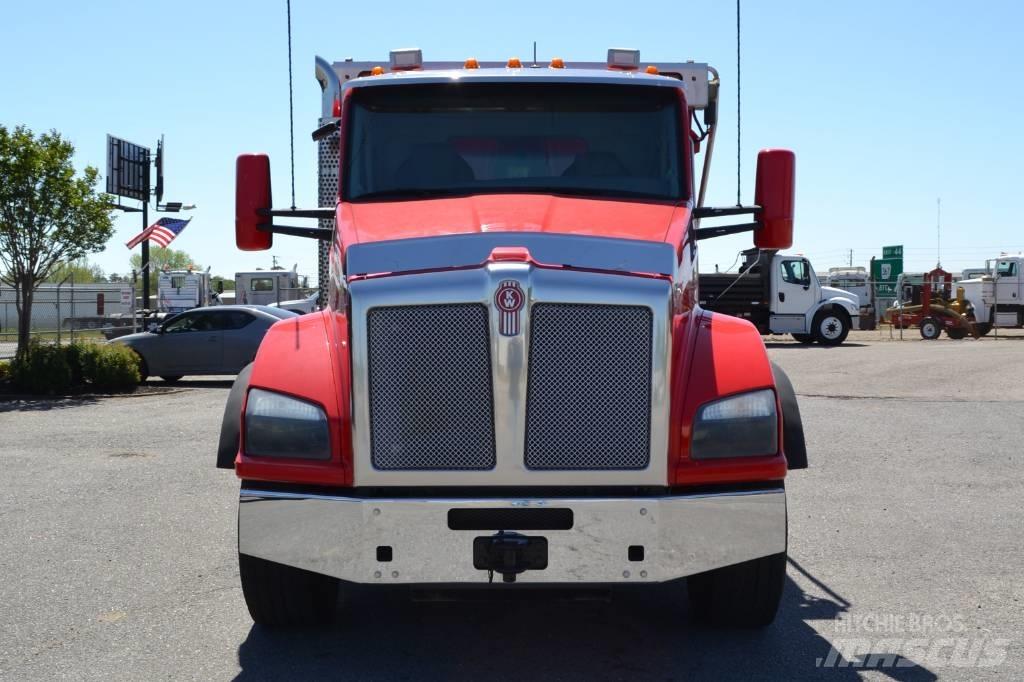 Kenworth T 880 自卸式货车