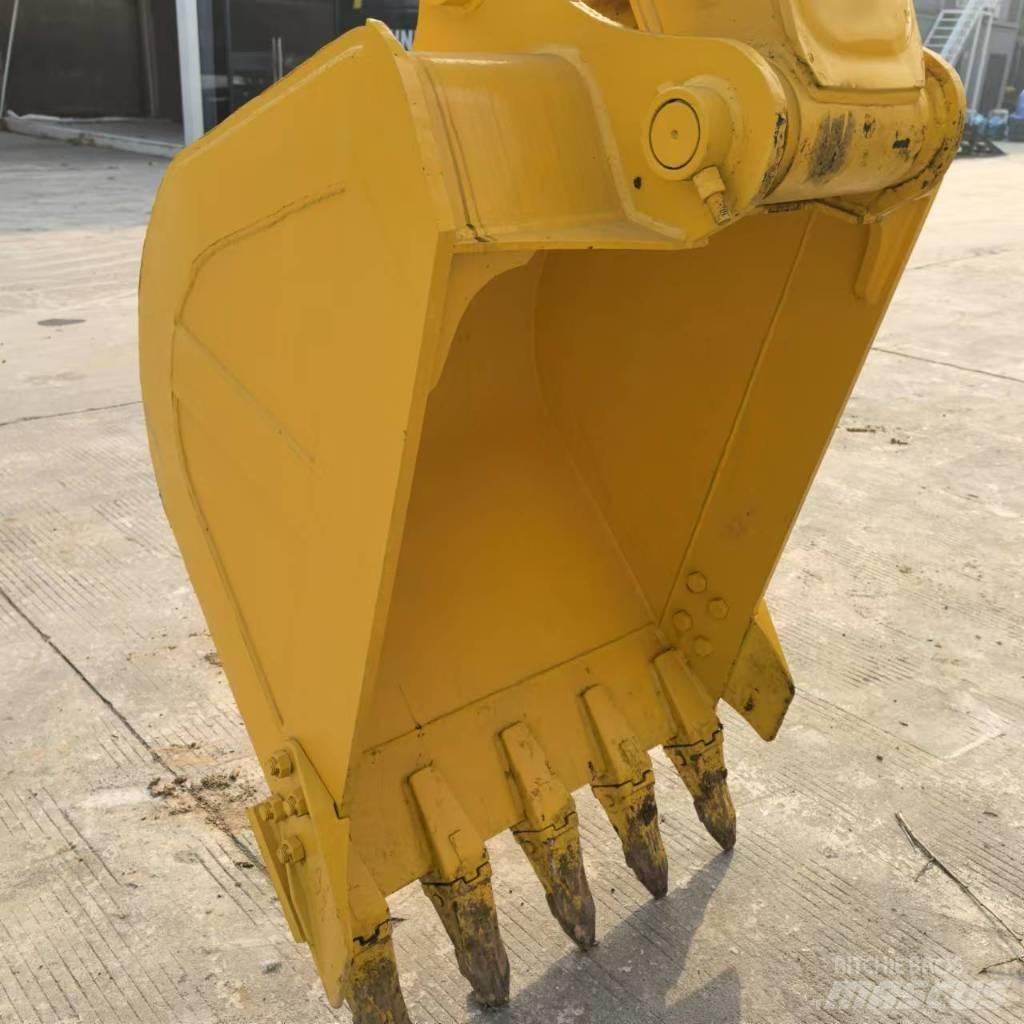Komatsu PC 130 履带挖掘机