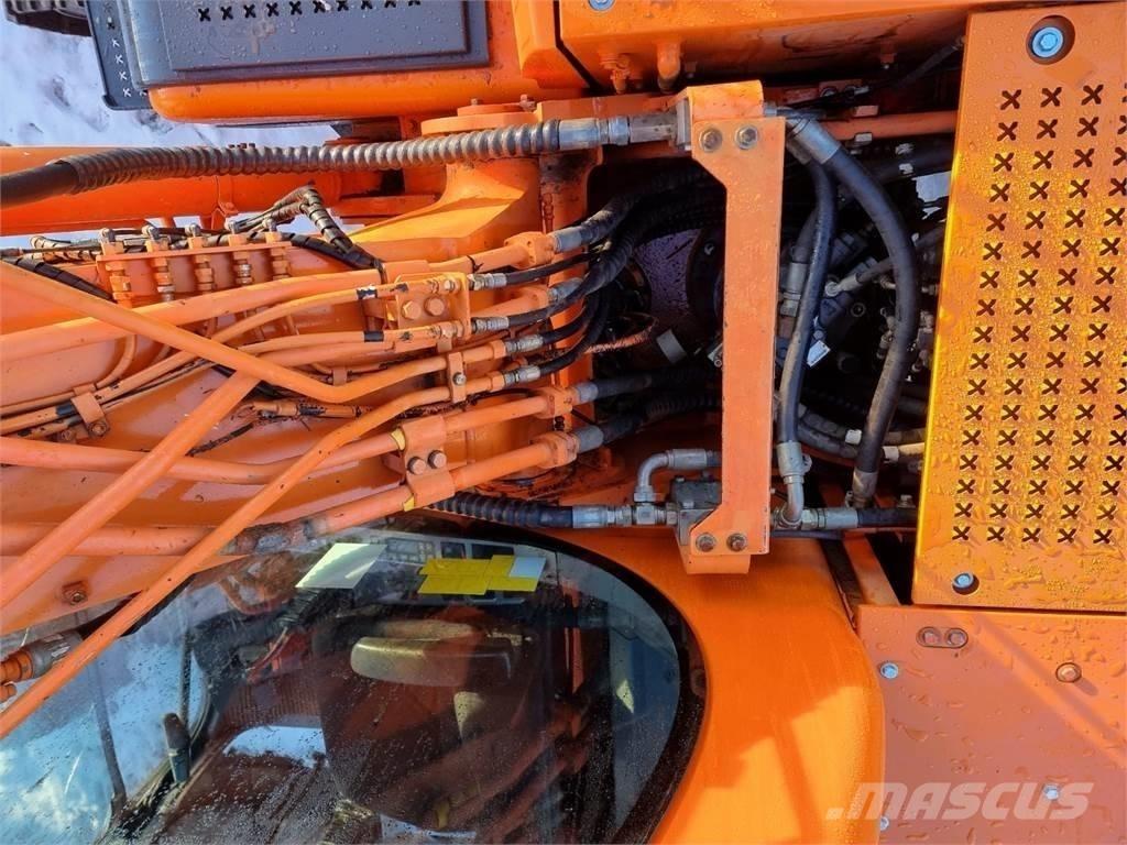 Doosan DX 225 LC 履带挖掘机