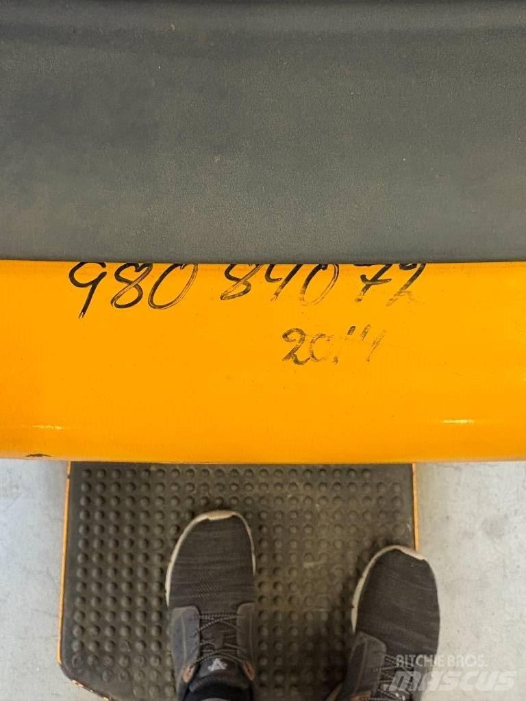 Jungheinrich ERE 225 电动搬运车
