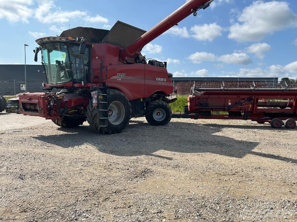 Case IH 7250 联合收割机
