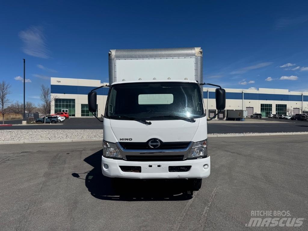 Hino 155 厢式货车