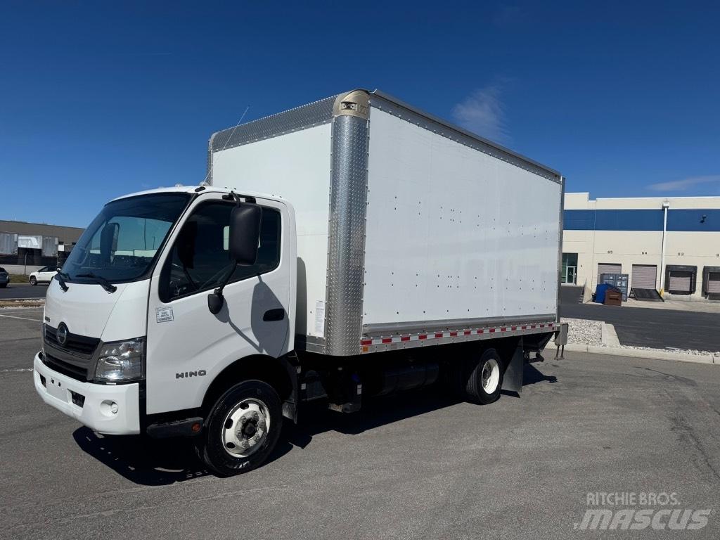 Hino 155 厢式货车