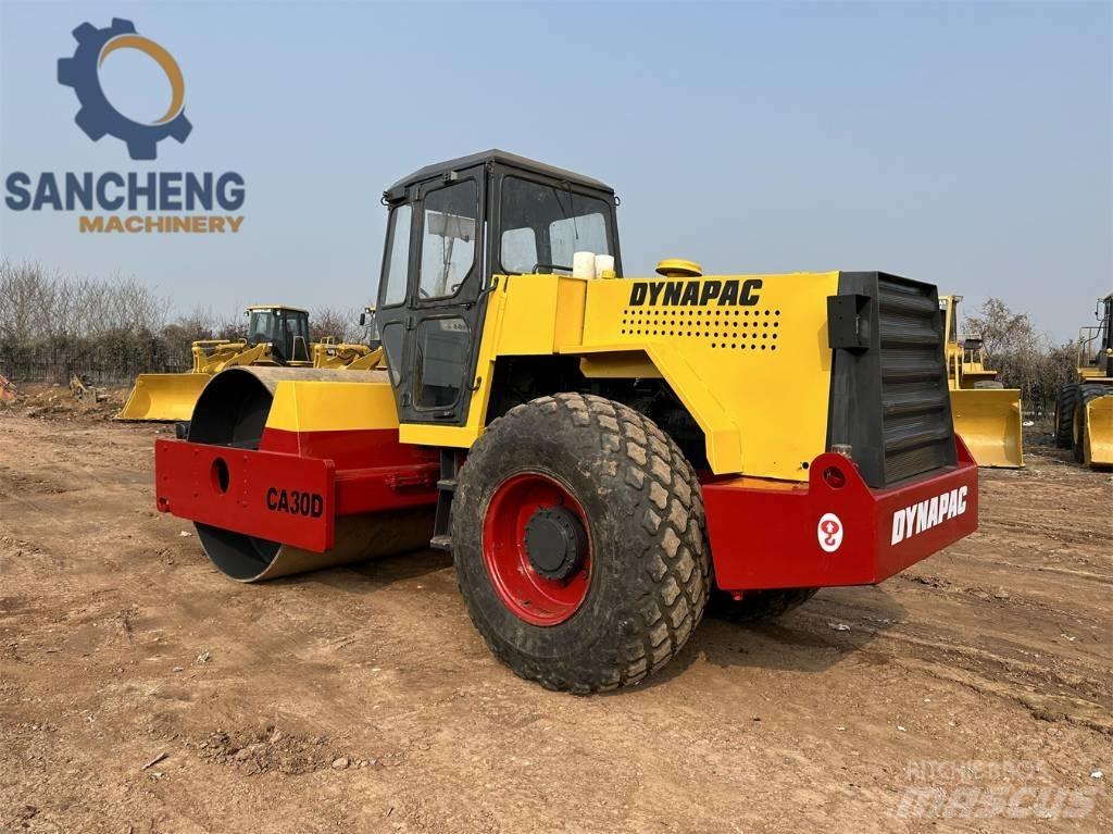 Dynapac CA30D 单轮压路机