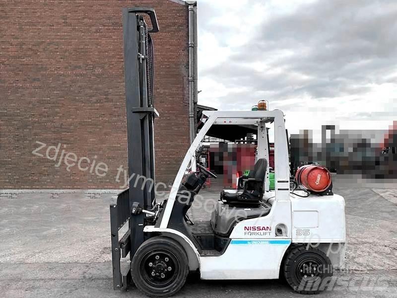 Nissan UG1F2A35DU 天然气叉车