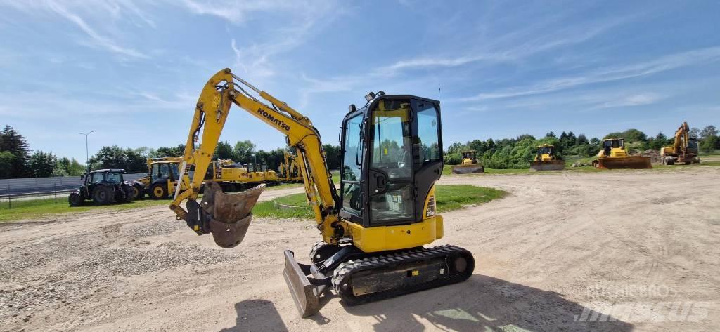 Komatsu PC 26 MR 小型挖掘机