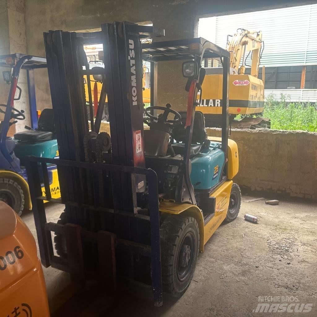Komatsu F25T-14 柴油叉车