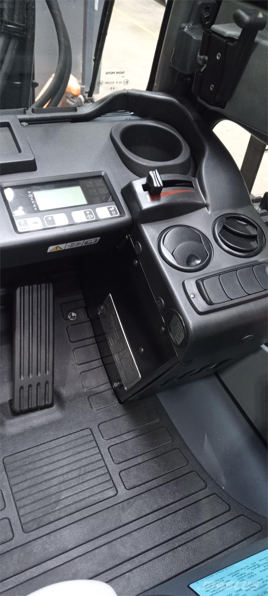 Toyota 52-8FDF25 柴油叉车