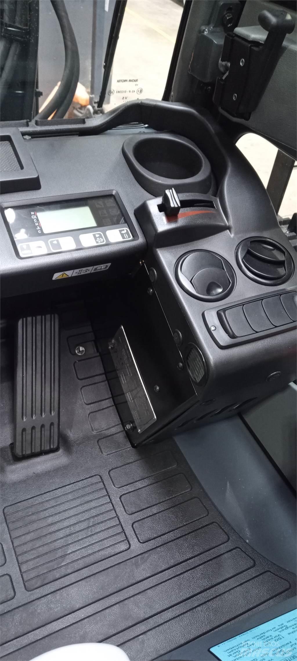 Toyota 52-8FDF25 柴油叉车