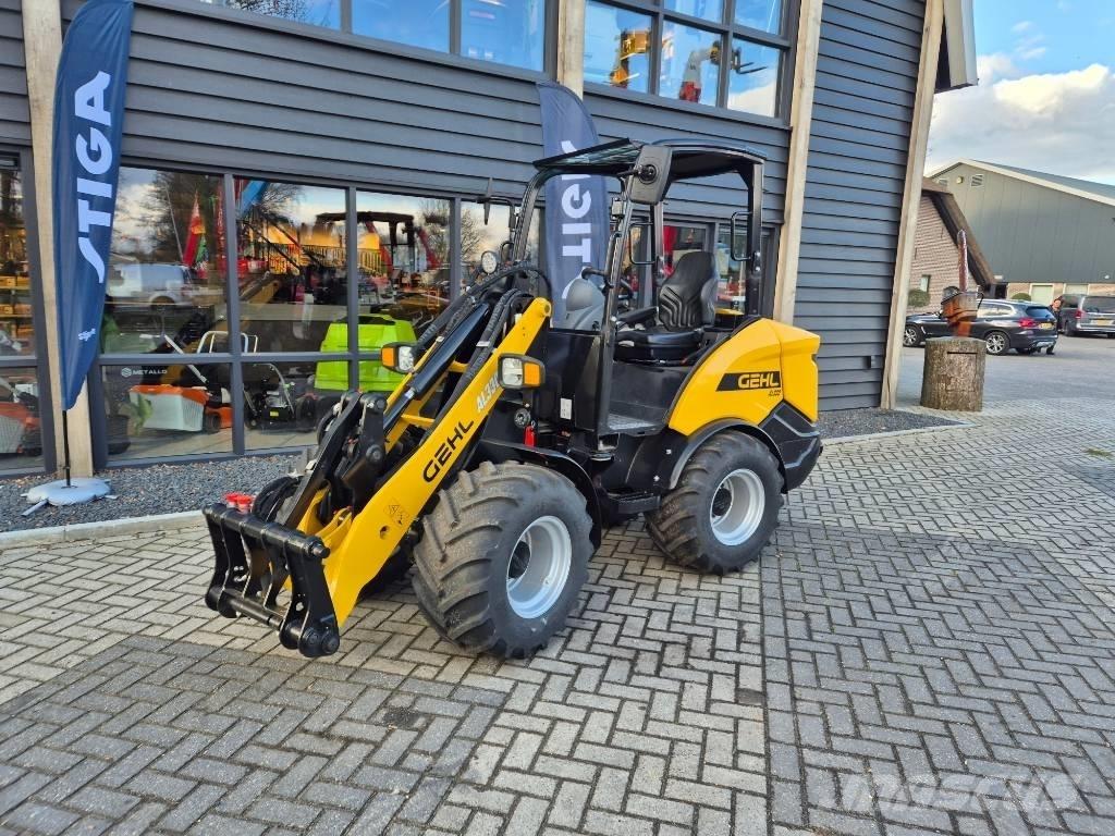 Gehl AL330 小型装载机