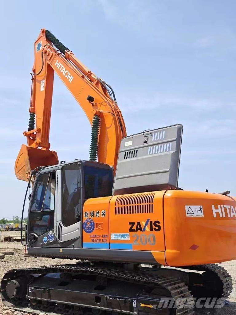 Hitachi ZX200 履带挖掘机
