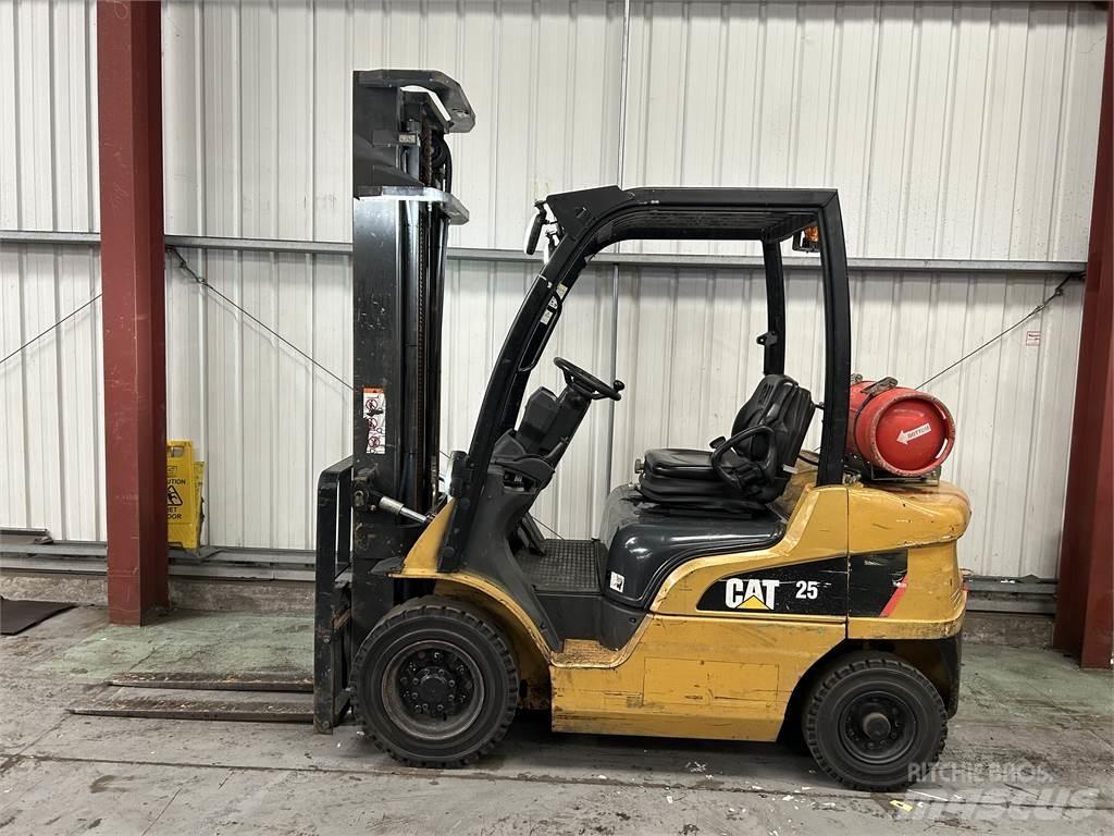 CAT GP25N 天然气叉车