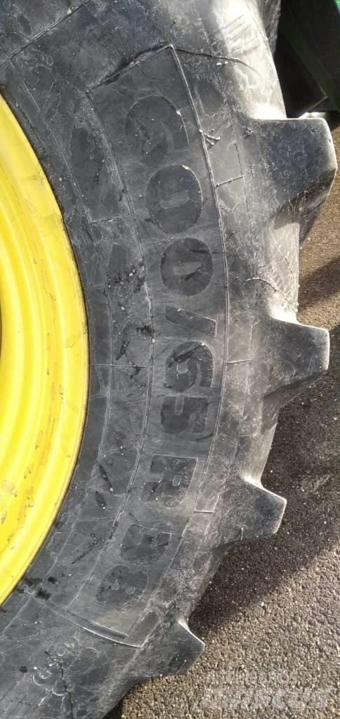 John Deere 6105 RC 拖拉机/农用车