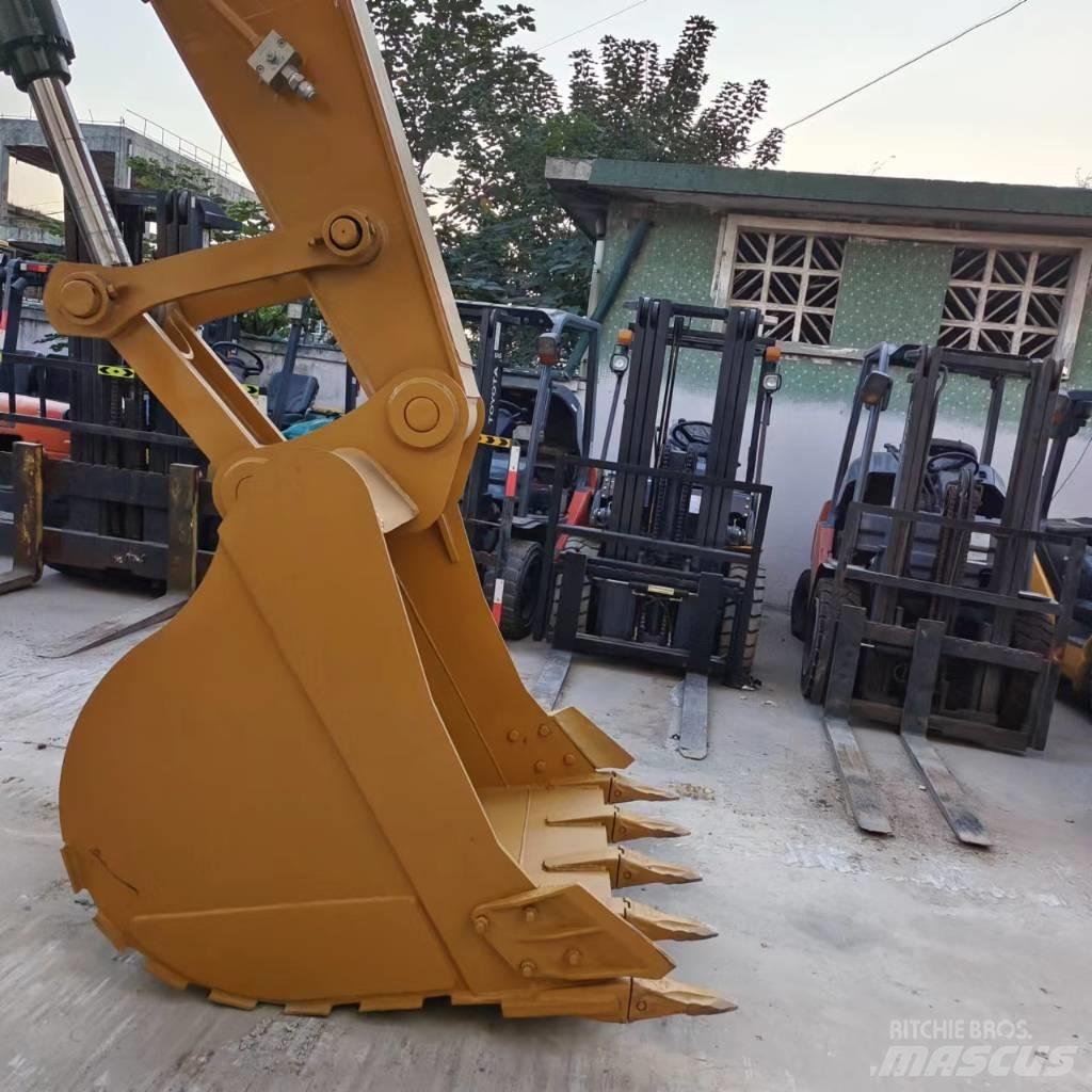 CAT 330 D 履带挖掘机