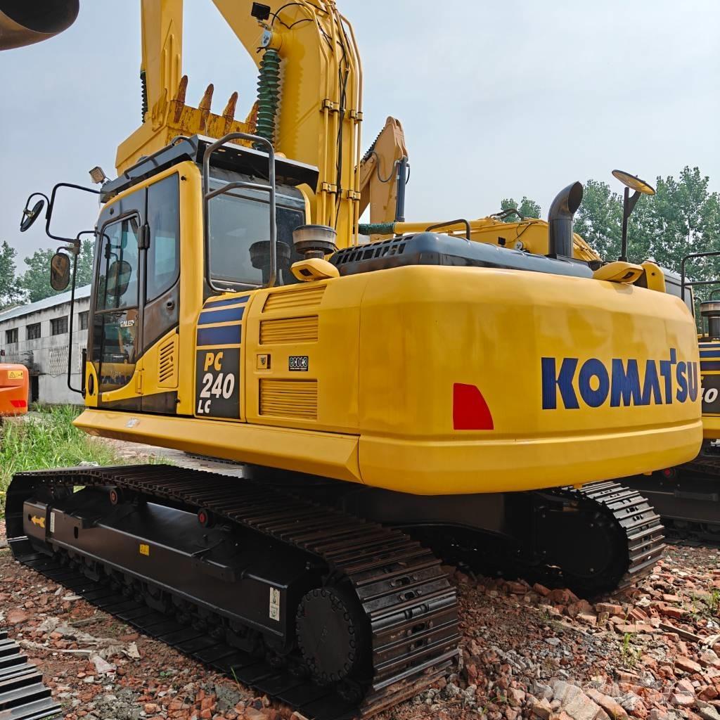 Komatsu 240 履带挖掘机