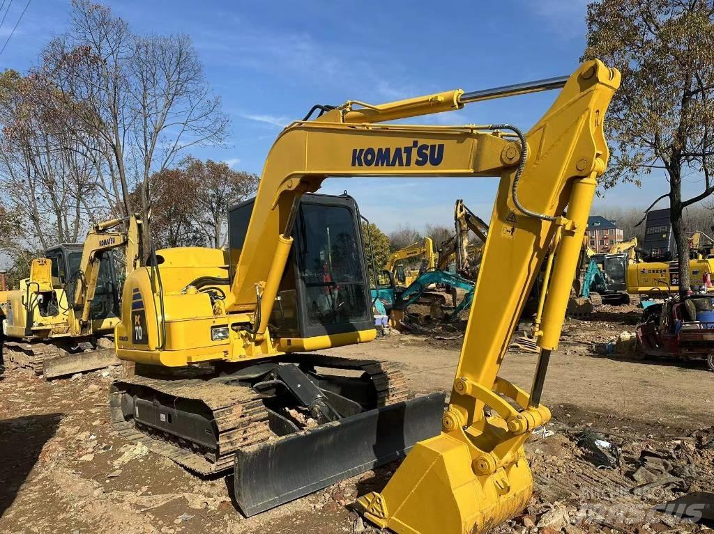 Komatsu PC 70 中型挖掘机